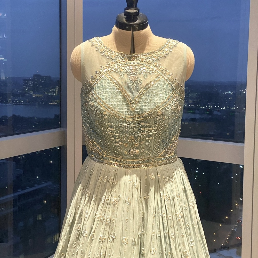 Stunning Brand New Sea Green Indian Gown w/ Dupatta XS - Picture 2 of 9